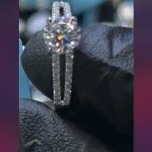 Elegant Silver Women's Ring